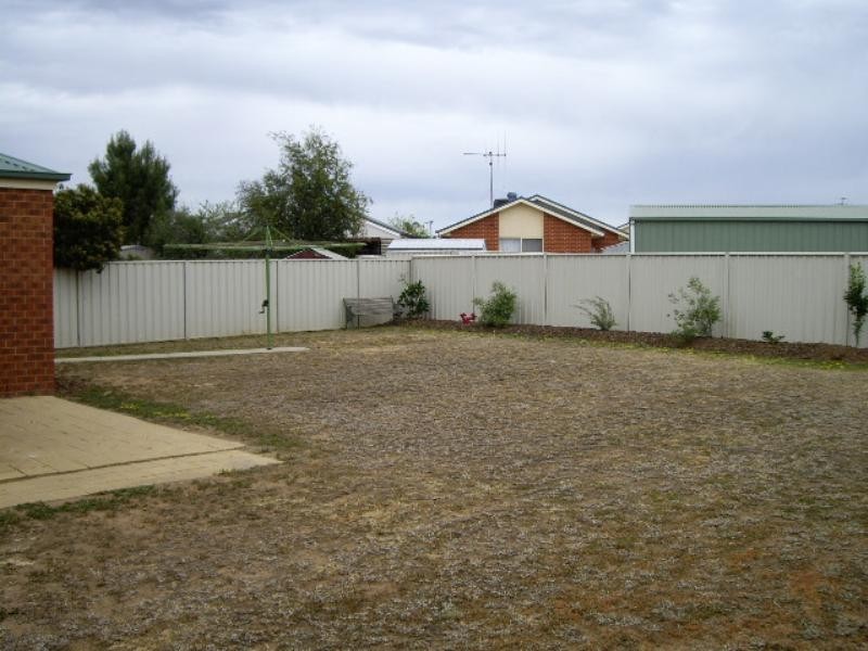 21 Alfred Avenue, Echuca VIC 3564