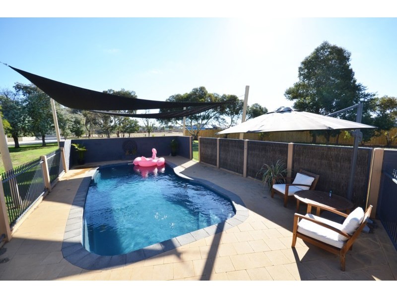 8 Tomara Court, Moama NSW 2731