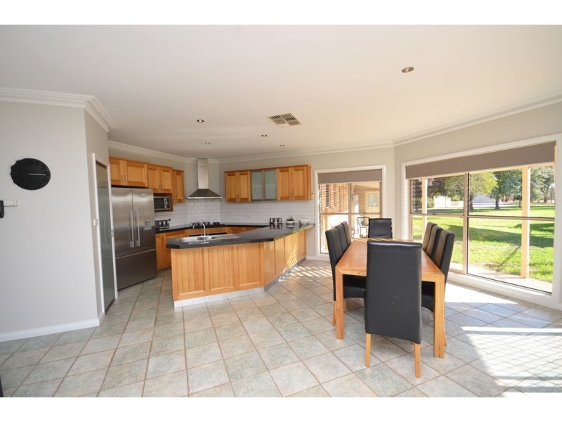 8 Tomara Court, Moama NSW 2731