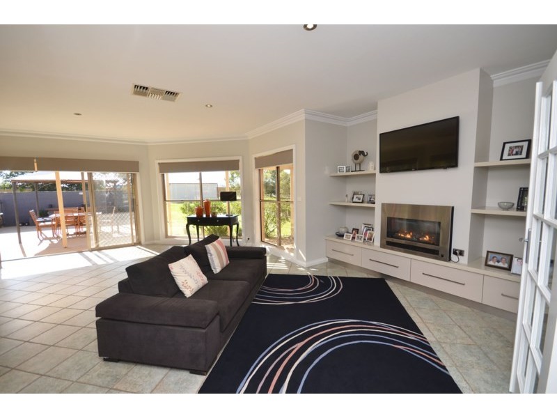 8 Tomara Court, Moama NSW 2731