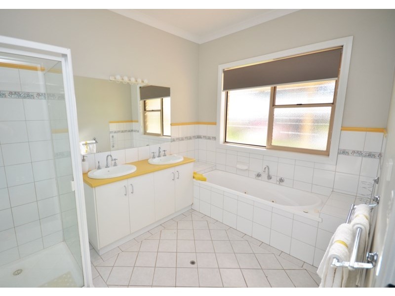 8 Tomara Court, Moama NSW 2731