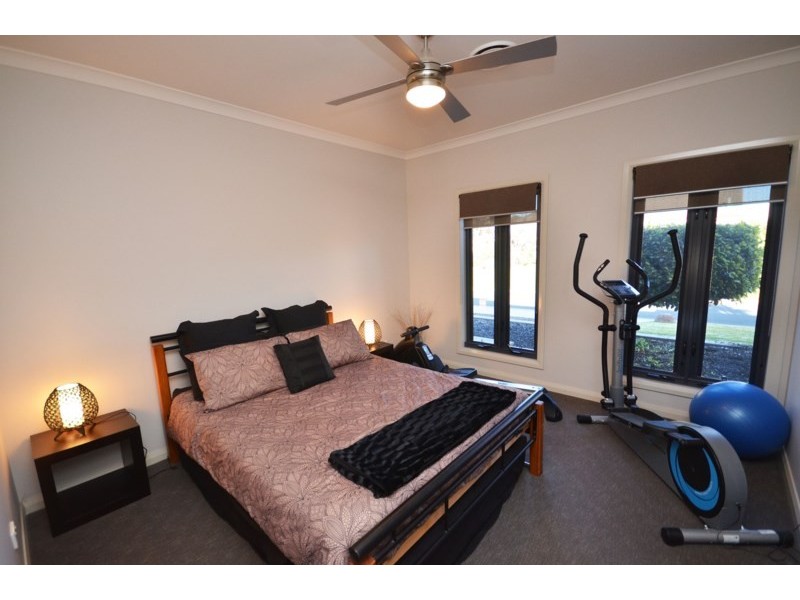 23 Campaspe Esplande, Echuca VIC 3564
