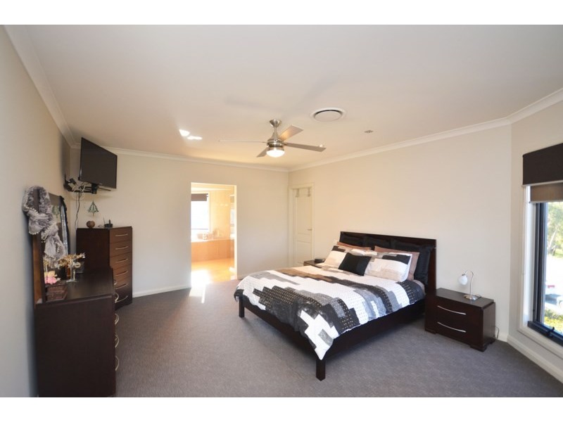 23 Campaspe Esplande, Echuca VIC 3564