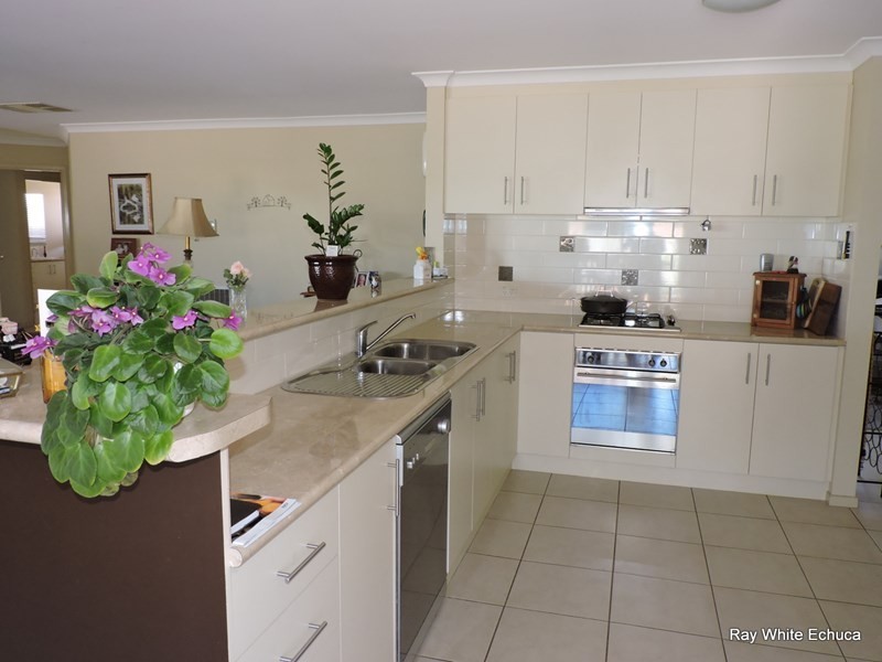 41 Declan Way, Echuca VIC 3564