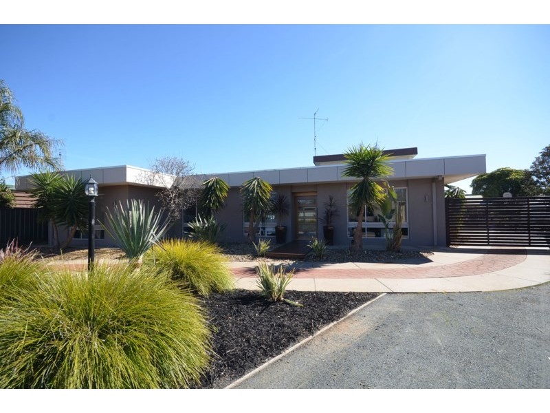 14 Rutley Crescent, Echuca VIC 3564