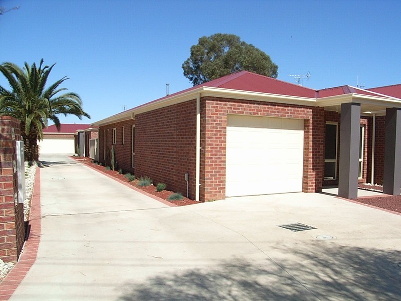2/135 Goulburn Road, Echuca VIC 3564