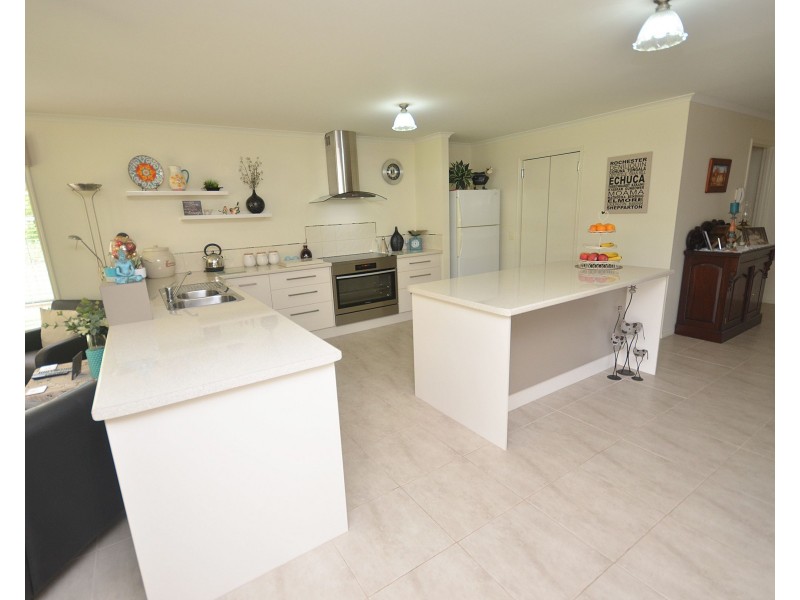 4 Tasman Court, Echuca VIC 3564