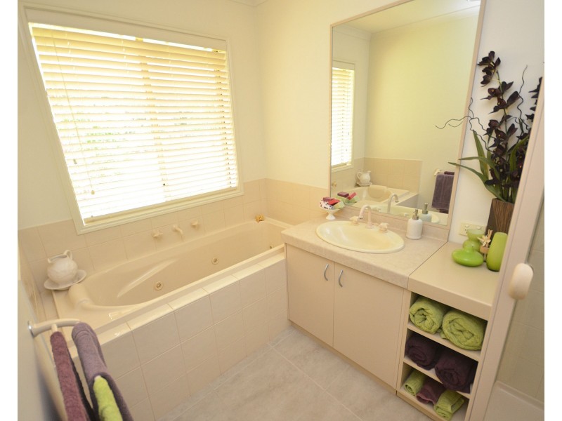 4 Tasman Court, Echuca VIC 3564