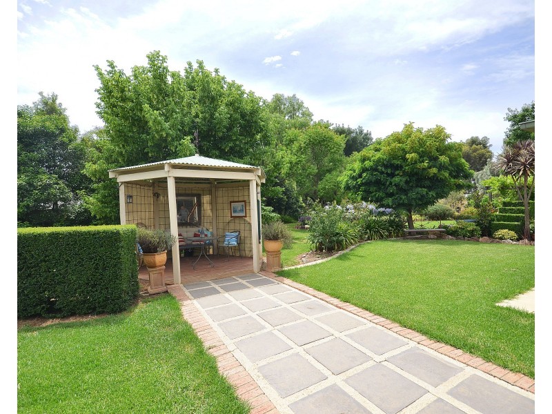 4 Tasman Court, Echuca VIC 3564