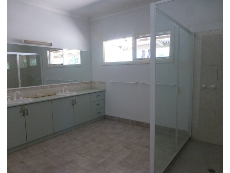 33 Tangey Lane, Echuca VIC 3564