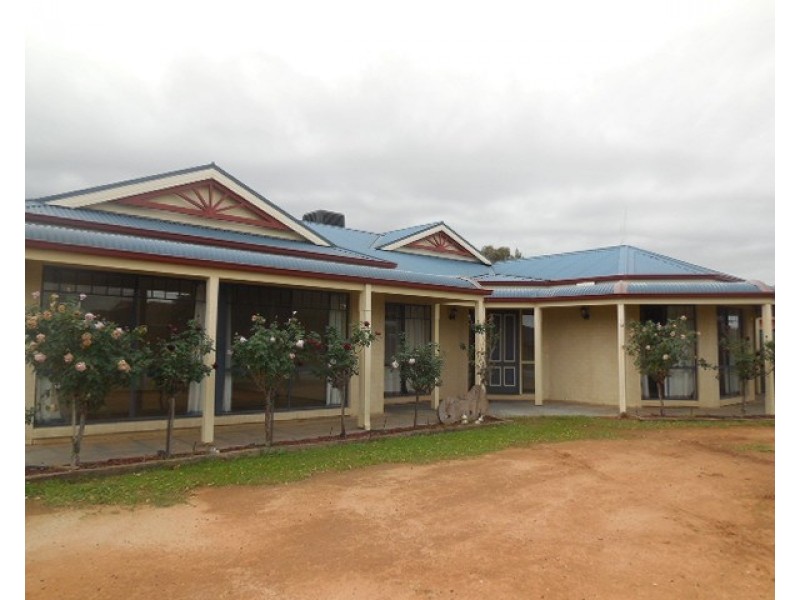 39 Woodlands Circuit, Echuca VIC 3564