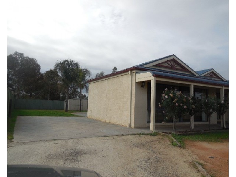 39 Woodlands Circuit, Echuca VIC 3564