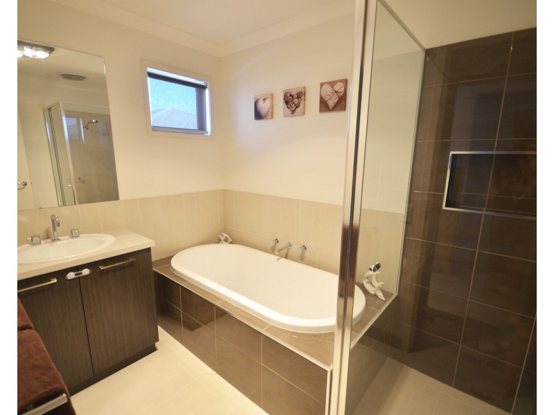 13 Howell Drive, Echuca VIC 3564