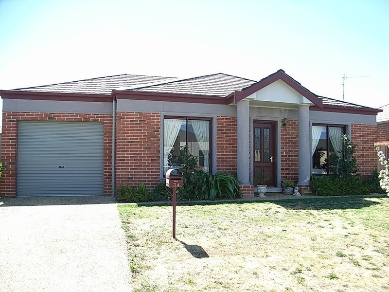 34 Genevieve Avenue, Echuca VIC 3564
