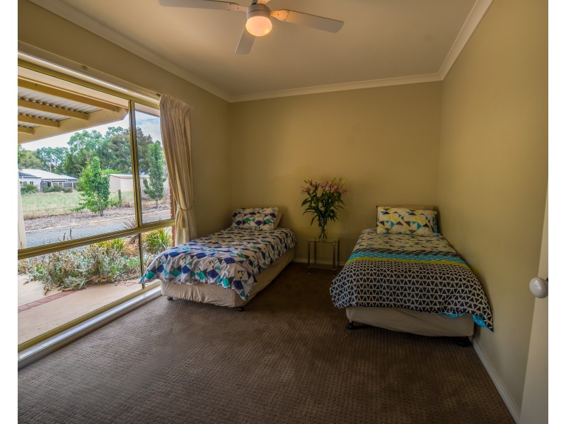 17 Wharparilla Drive, Echuca VIC 3564