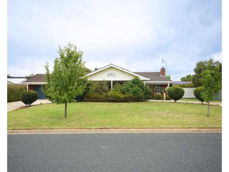 4 Lawson Drive, Moama NSW 2731