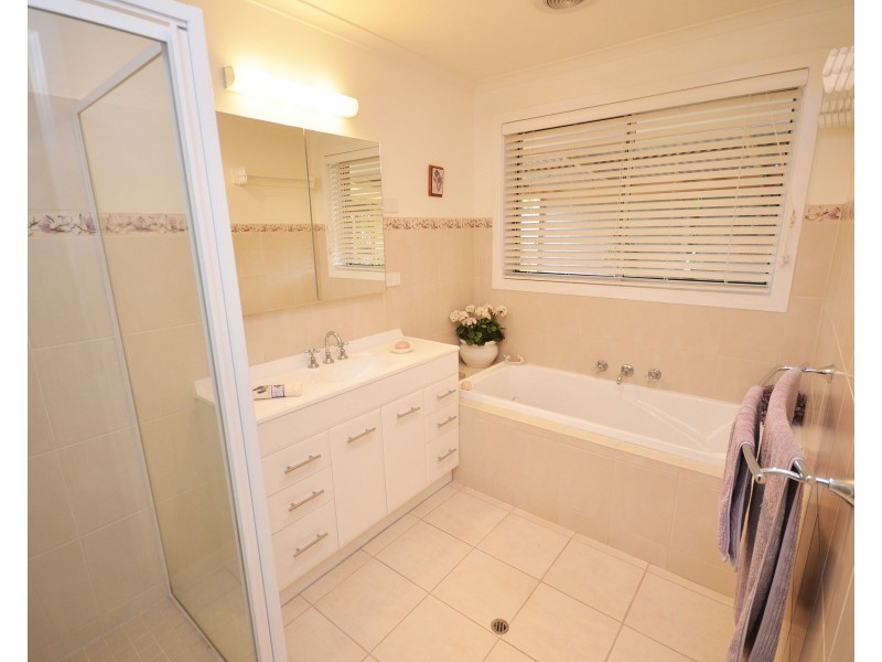 4 Lawson Drive, Moama NSW 2731