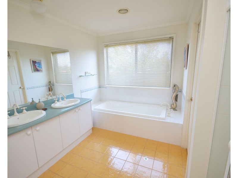 5 Kirkwall Court, Moama NSW 2731