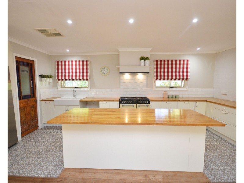 50 Rutley Crescent, Echuca VIC 3564