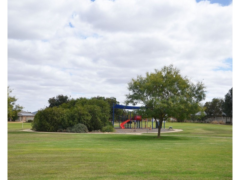 22 Glencoe Boulevard, Moama NSW 2731