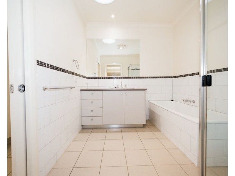 12/142 Bowen Street, Echuca VIC 3564