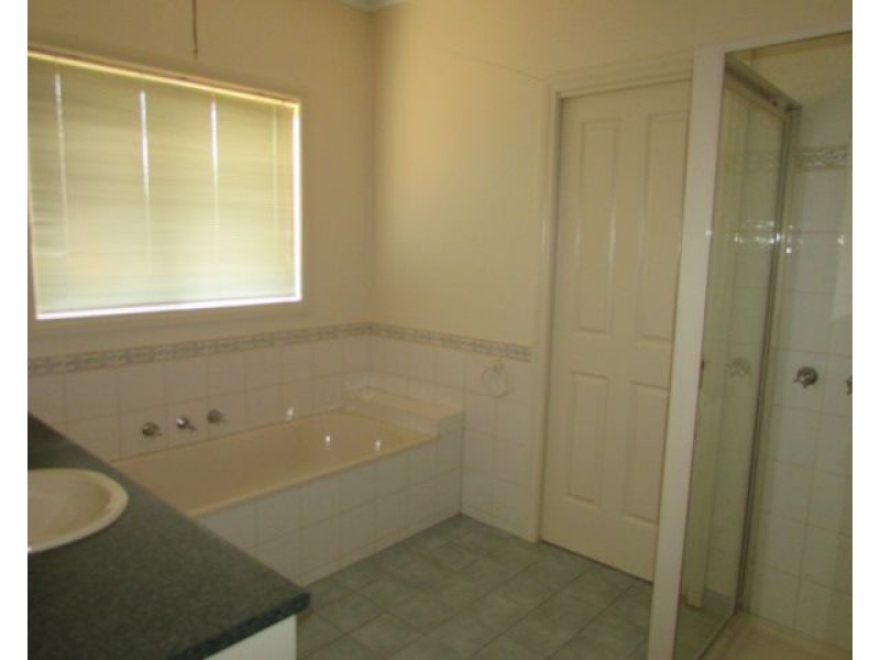 2/211 High Street, Echuca VIC 3564