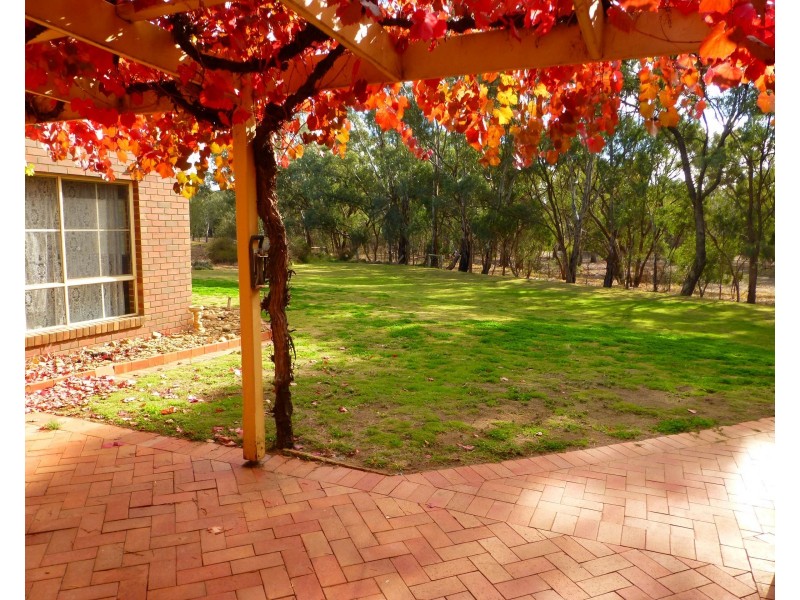 16 Murray Bank Drive, Echuca VIC 3564