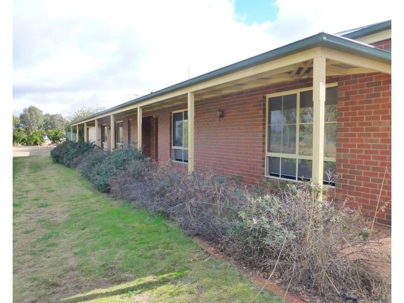 16 Murray Bank Drive, Echuca VIC 3564