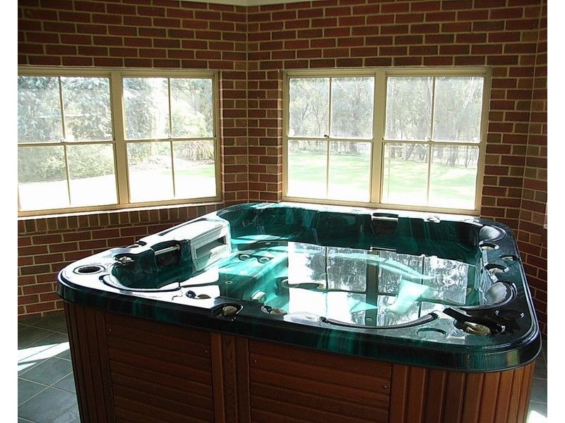 16 Murray Bank Drive, Echuca VIC 3564