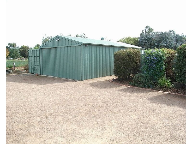 16 Murray Bank Drive, Echuca VIC 3564