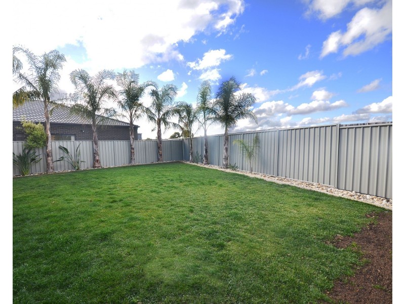 13 Yeovil Court, Echuca VIC 3564