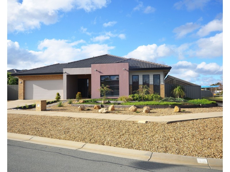 13 Yeovil Court, Echuca VIC 3564