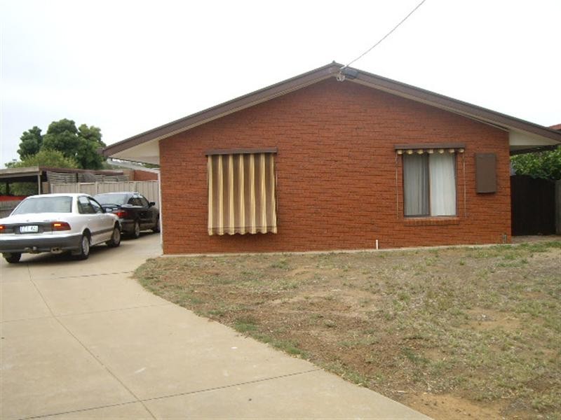 76 Crossen Street, Echuca VIC 3564
