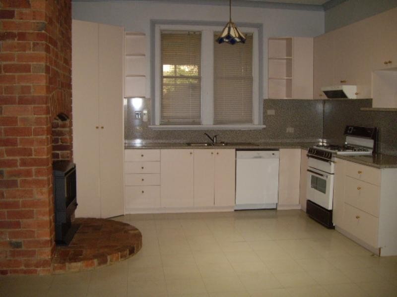 14 Dawson Street, Rochester VIC 3561