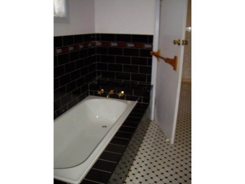 14 Dawson Street, Rochester VIC 3561