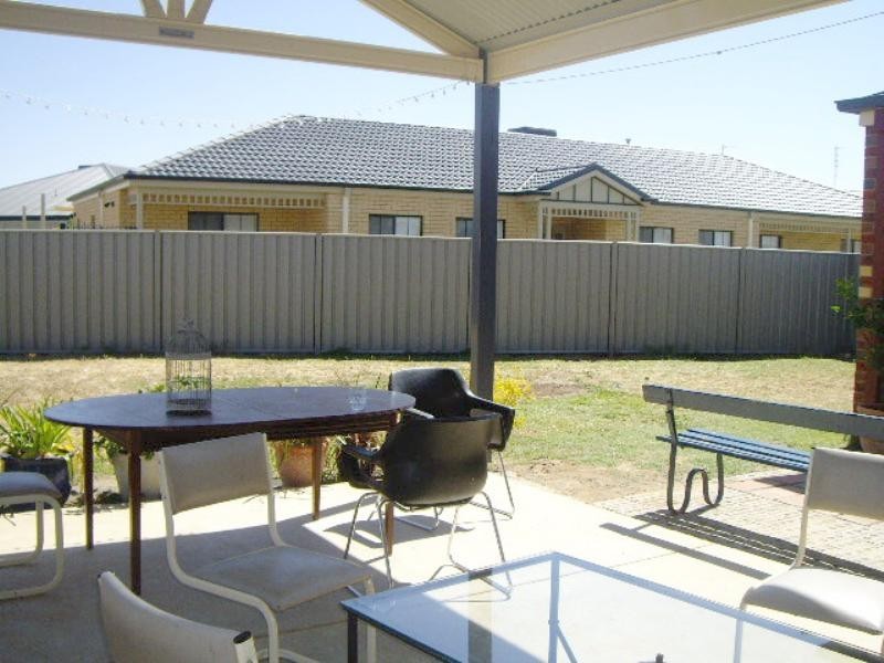 6 Yeovil Court, Echuca VIC 3564