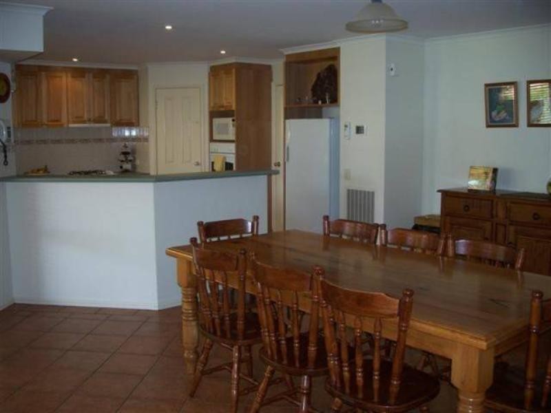 141 Campaspe Esplanade, Echuca VIC 3564