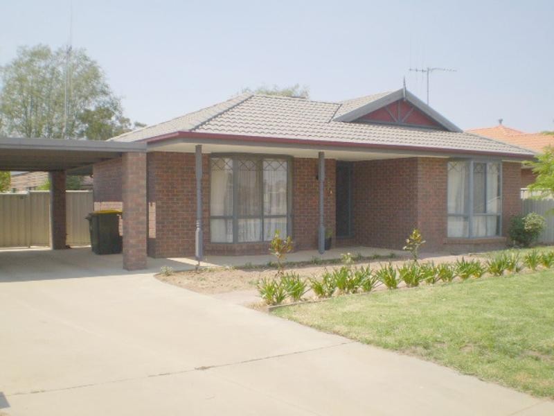 5 Glencoe Boulevard, Moama NSW 2731