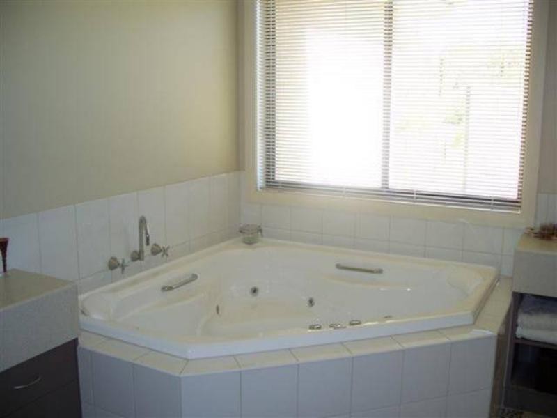 9 Silvergums Place, Moama NSW 2731