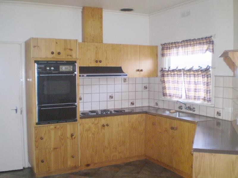 16 Crossen Street, Echuca VIC 3564