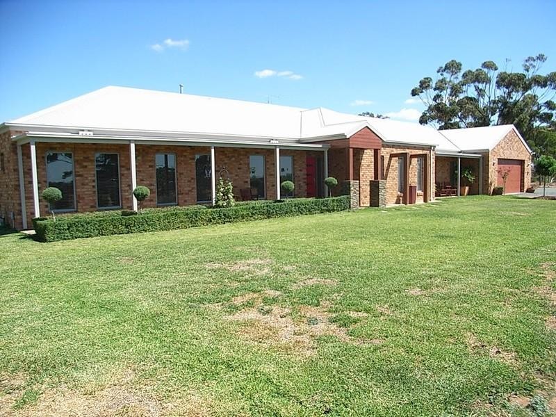 12 Hollara Drive, Moama NSW 2731