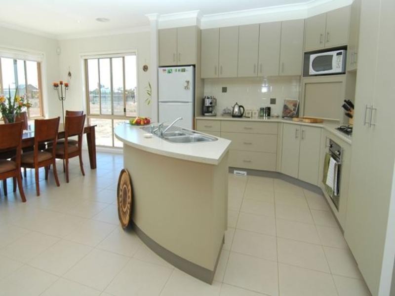 8 Ikona Drive, Echuca VIC 3564