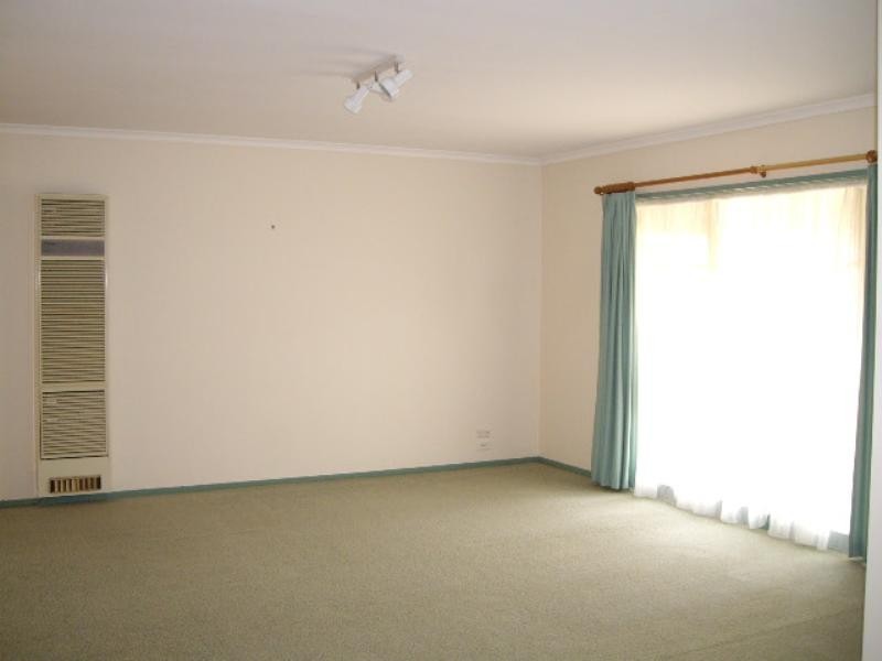 33 Adelaide Crescent, Echuca VIC 3564