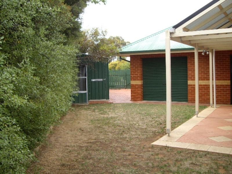 33 Adelaide Crescent, Echuca VIC 3564