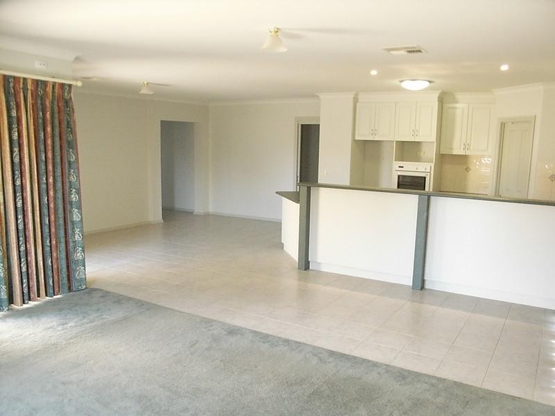 24 Brecon Court, Echuca VIC 3564