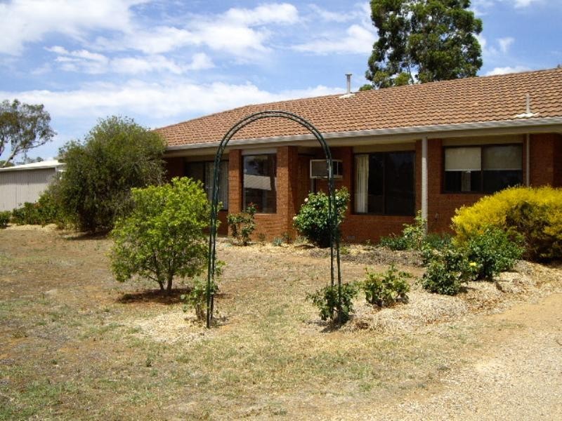 29 High Street, Rochester VIC 3561