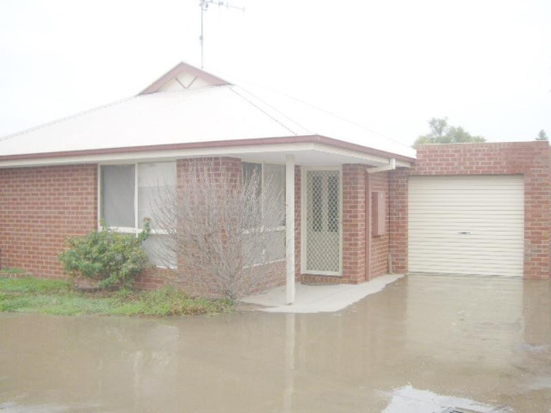 2/115-117 Shackell Street, Echuca VIC 3564