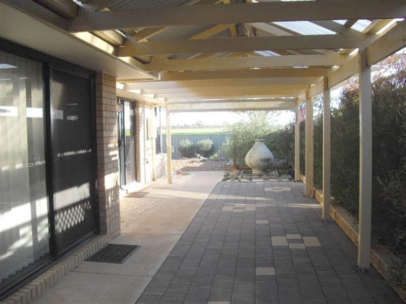 27 Woodlands Circuit, Echuca VIC 3564