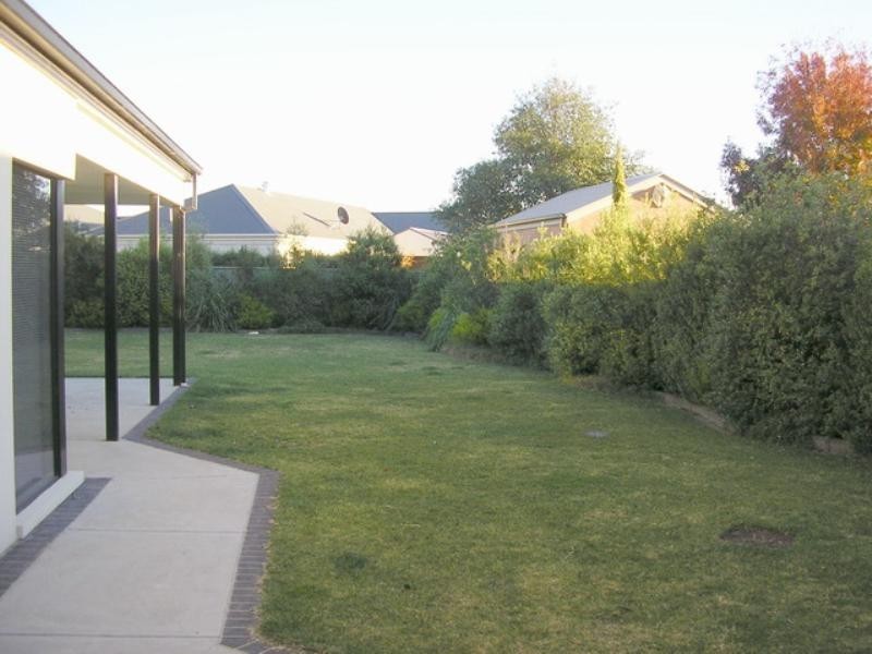 33 Campaspe Esplanade, Echuca VIC 3564