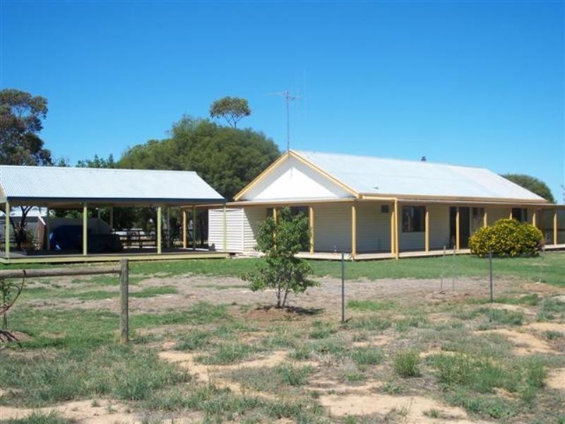 9 Davis Road, Patho VIC 3564